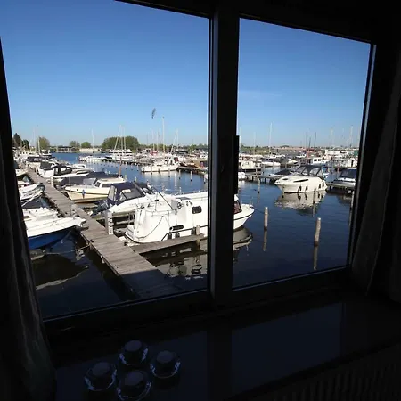 Bådhotel Living On Water Nauerna